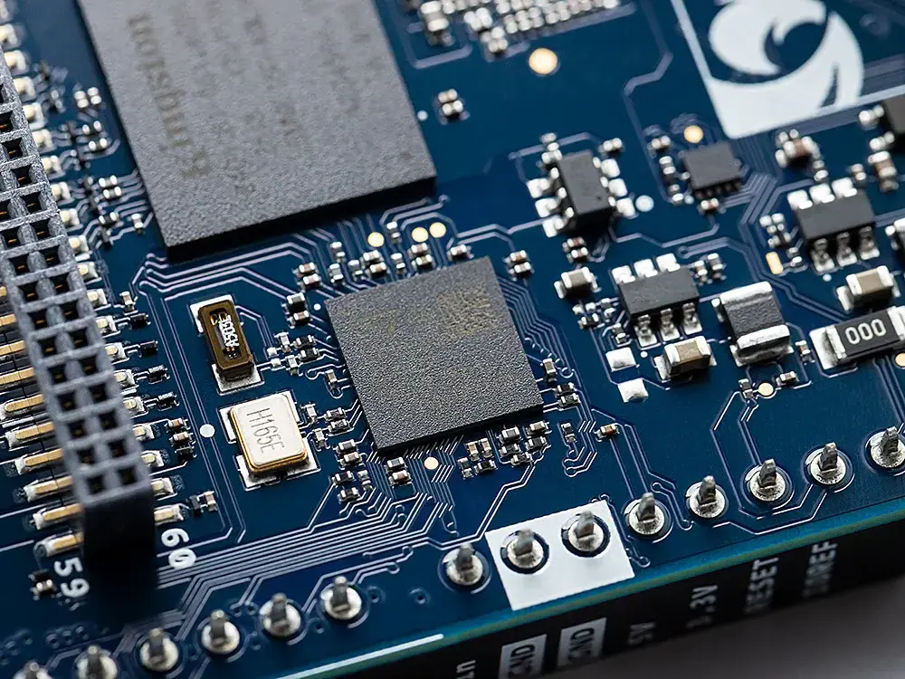ABX00162_Arduino UNO Q_RATO Education.webp